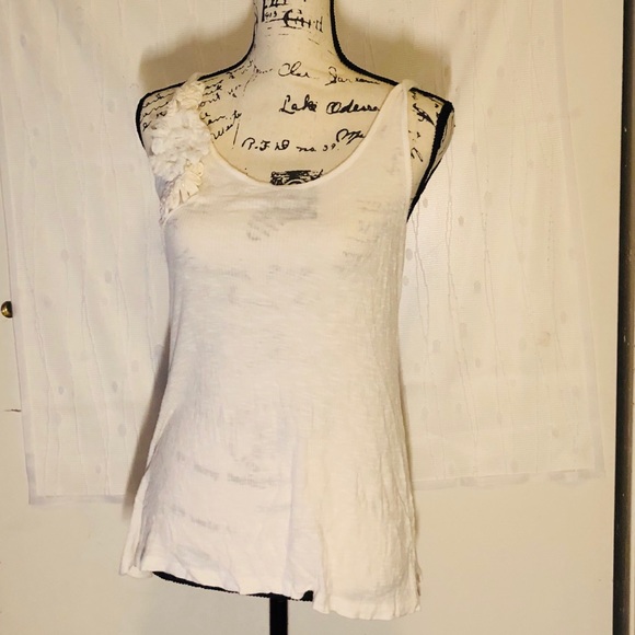 Julie’s closet white floral tank long top women’s - Picture 3 of 6